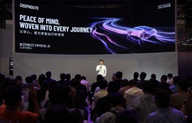 元戎CEO周光北京车展演讲：安全一定是重中之重，物理AI是终极答案